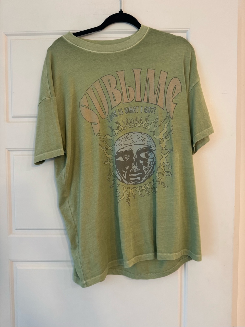 American Eagle band tee
